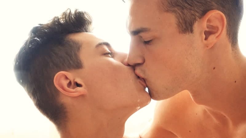 Gorgeous-sexy-young-hunk-Hoyt-Kogan-bareback-fucks-Benoit-Ulliel-tight-boy-hole-Freshmen-016-Gay-Porn-Pics